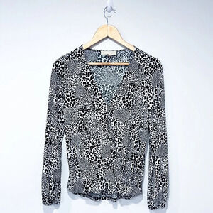 MICHAEL KORS Black & white Cheetah print ‎ top